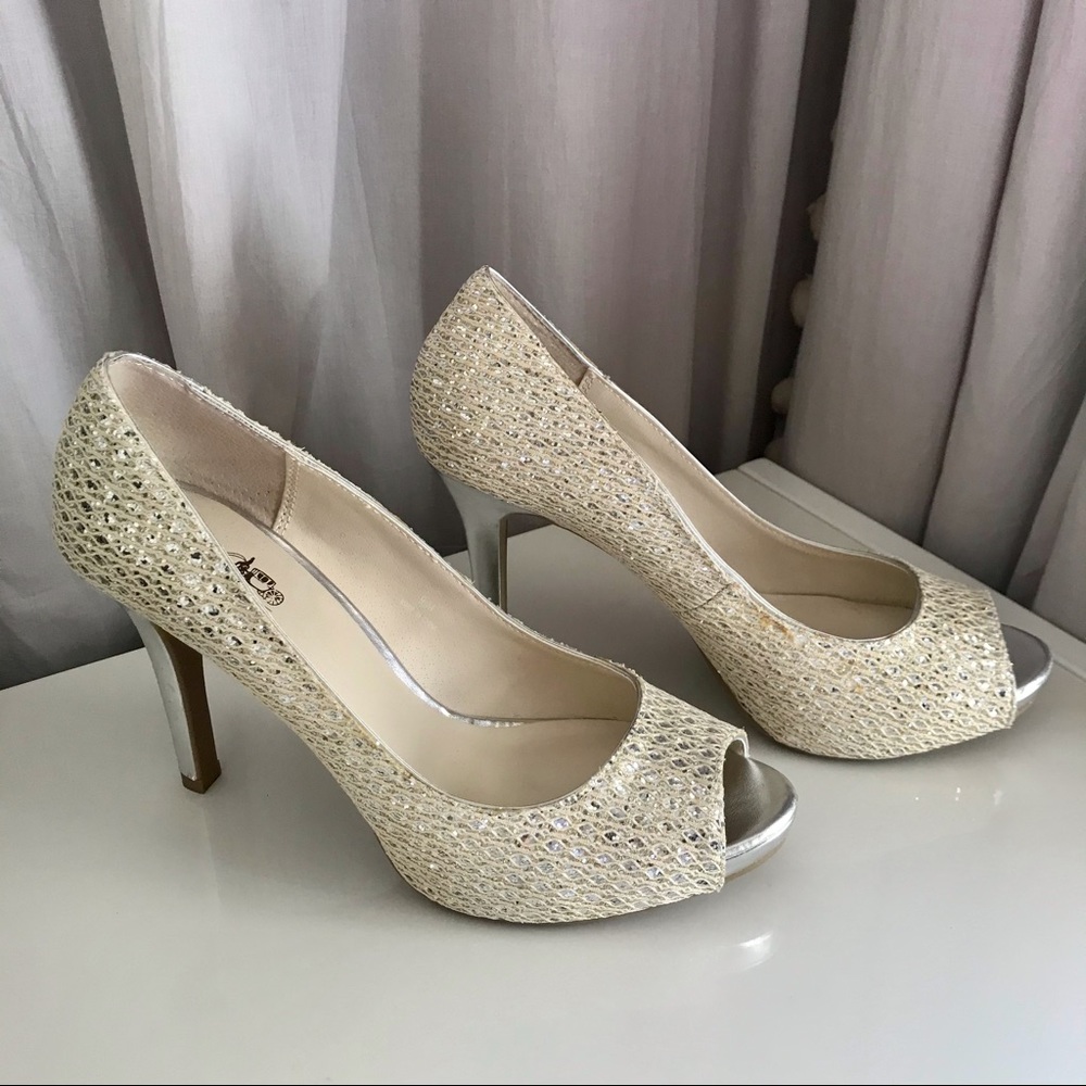 Coach And Four Quillan Heels